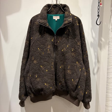 根津洋品店 NEZU YOHIN TEN (ネズヨウヒンテン)  GUIDE BLOUSON（200813） / ウールボアエンブロイダリーZIPブルゾン
