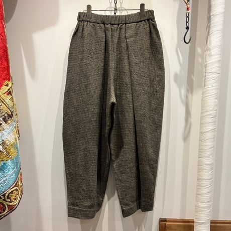 結-yui-(ゆい） C/W FULLING GUN CLUB WIDE TUCK EASY TROUSERS（コットンウールフルリングワイドタックイージートラウザース） /(YWTEP-007)
