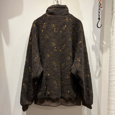 根津洋品店 NEZU YOHIN TEN (ネズヨウヒンテン)  GUIDE BLOUSON（200813） / ウールボアエンブロイダリーZIPブルゾン