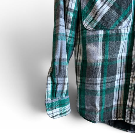 1980's Private Property Size M Heavy Nel Shirts Green