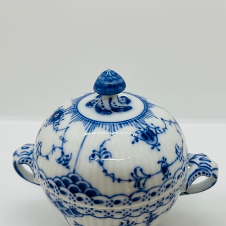 《Royal Copenhagen》  ブルーフルーテッド　ハーフレース　シュガーボウル-A
