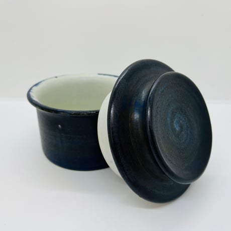 【Signe Persson Melin / シグネペーションメリン】ブルーの蓋つきジャー《Höganäs》