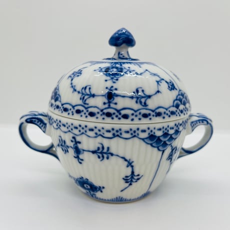 《Royal Copenhagen》  ブルーフルーテッド　ハーフレース　シュガーボウル-A