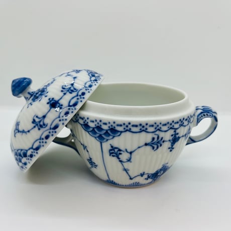 《Royal Copenhagen》  ブルーフルーテッド　ハーフレース　シュガーボウル-A