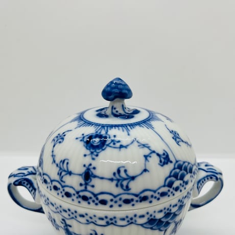《Royal Copenhagen》  ブルーフルーテッド　ハーフレース　シュガーボウル-A