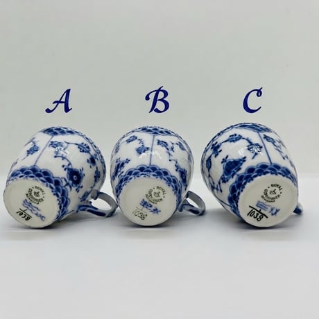 《Royal Copenhagen》  ブルーフルーテッド　モカカップ -A