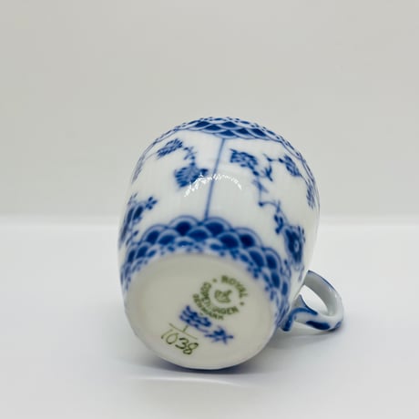 《Royal Copenhagen》  ブルーフルーテッド　モカカップ -A