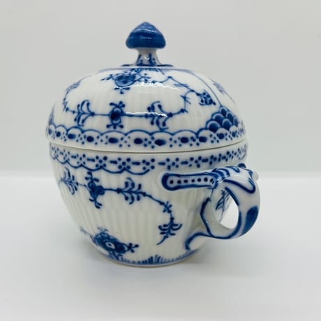 《Royal Copenhagen》  ブルーフルーテッド　ハーフレース　シュガーボウル-A
