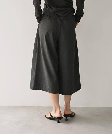 Three Tuck Bermuda Pants bo2000-200