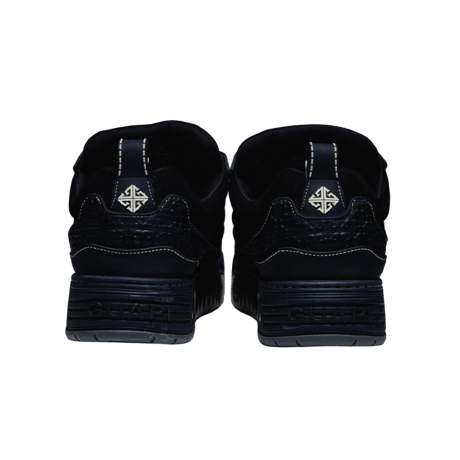 GUAPI / Obsidian Black Skate Star