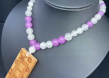 【粋鳳祭SALE】木札付き数珠ネックレス【扇華】☆紫色☆木札が選べる☆片面彫刻☆名入れ☆文字のみ☆