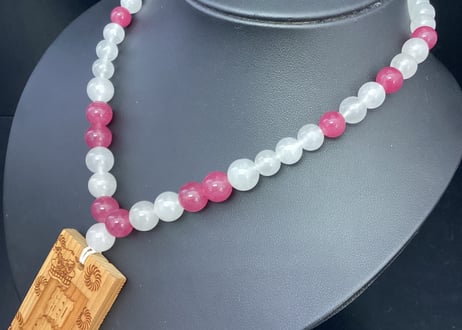 【粋鳳祭SALE】木札付き数珠ネックレス【扇華】☆ローズピンク☆木札が選べる☆片面彫刻☆名入れ☆文字のみ☆