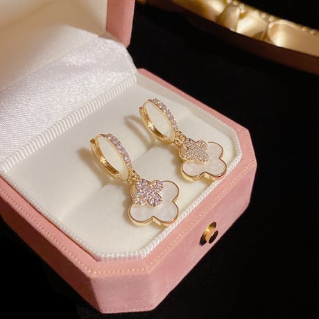 キラキラクローバー フープピアス