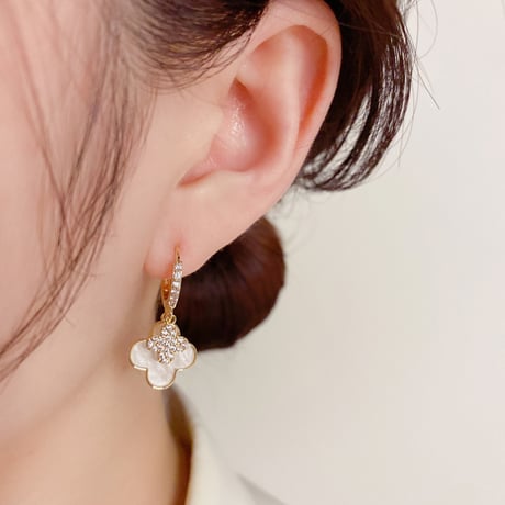 キラキラクローバー フープピアス