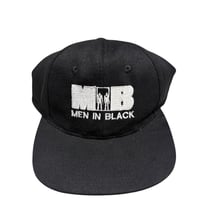 MEN IN BLACK CAP