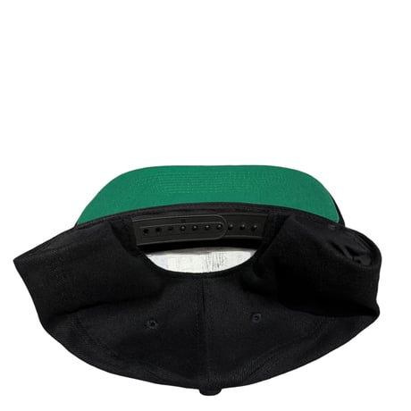 MEN IN BLACK CAP