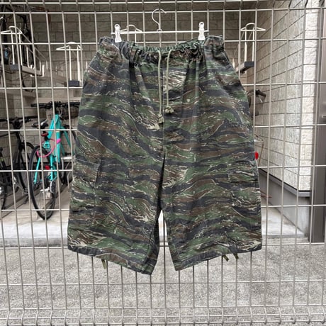 デカパン3  "タイガーストライプカモ"  🐅膝下丈ｼｮｰﾂ