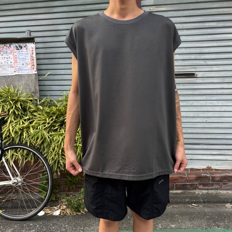 WeeK_day  "OVERSIZED SLEEVELESS TOP"