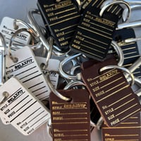 RELAXFIT "US Pricetag Keyring"