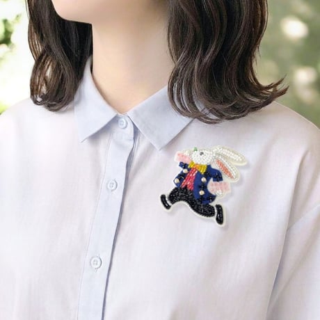 【ビーズ刺繍キット】ホワイトラビットブローチキット