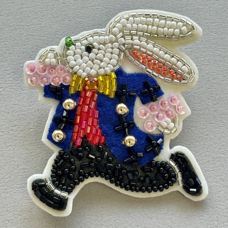 【ビーズ刺繍キット】ホワイトラビットブローチキット