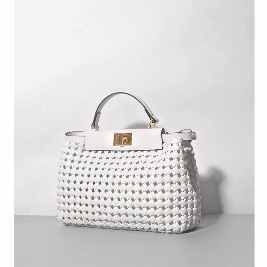 6a5e299bfc5660ebaaad654a