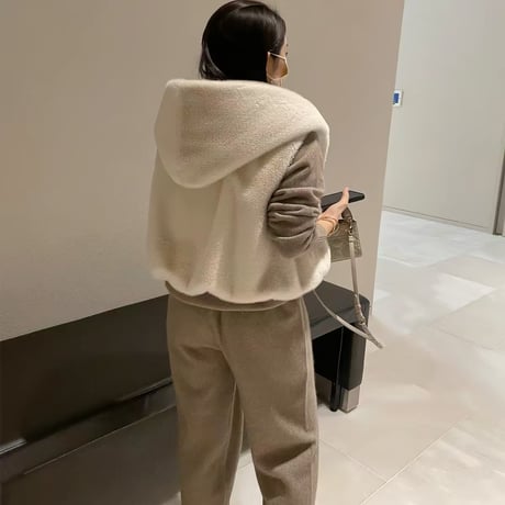 LuxeTouch Hooded Vest