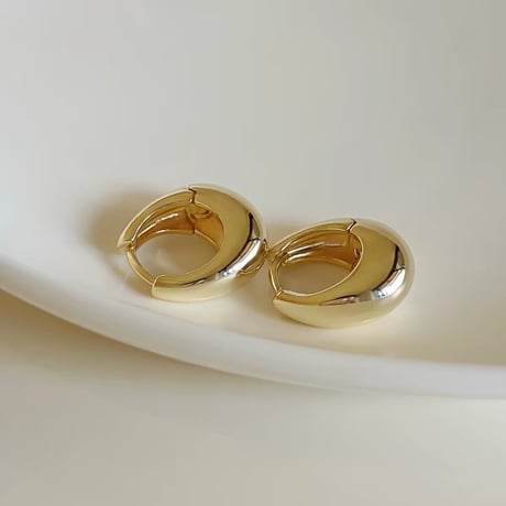 Glossy Gold Drop Hoop pierce