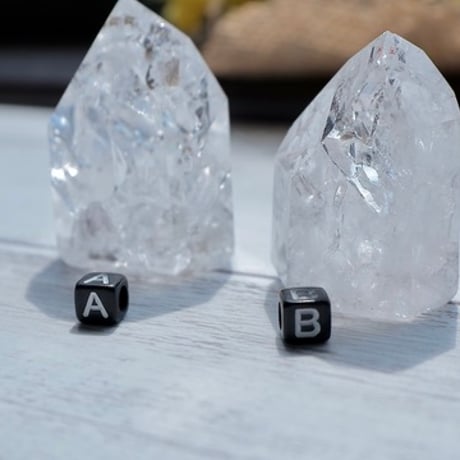 ［ポイント］［一点もの］虹入りアイリスクォーツ　〜光を集める透明結晶〜【迷いの中に希望を見つける】約3〜4cm