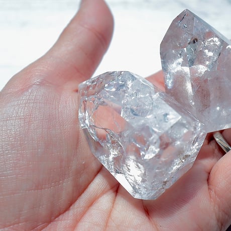 ［ポイント］［一点もの］虹入りアイリスクォーツ　〜光を集める透明結晶〜【迷いの中に希望を見つける】約3〜4cm