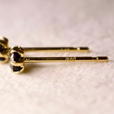 ［ピアス］K18イエローゴールド ブラックダイヤモンド 計0.20ct 3mm 一粒スタッドピアス