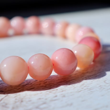［ブレスレット］［一点もの］［ハイクォリティ］ピンクオパール　桜色からアプリコットまで　8.3mm
