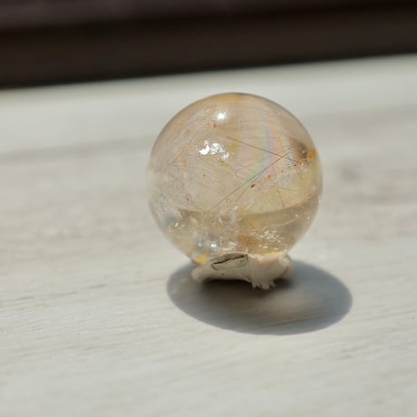 ［丸玉］［一点もの］［プチプラ］オーロラクォーツ 〜虹を閉じ込めた小さな世界〜【前向きな流れを呼び込む】約15mm