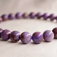 ［ブレスレット］［一点もの］［レア］［ハイクォリティ］無染色 トルコ産紫翡翠【茶紫の葡萄色】7.7mm 内径17cm