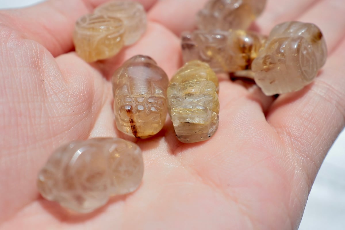 彫刻］ルチルクォーツ貔貅 〜黄金を呼び込む神獣〜【金運と繁栄の