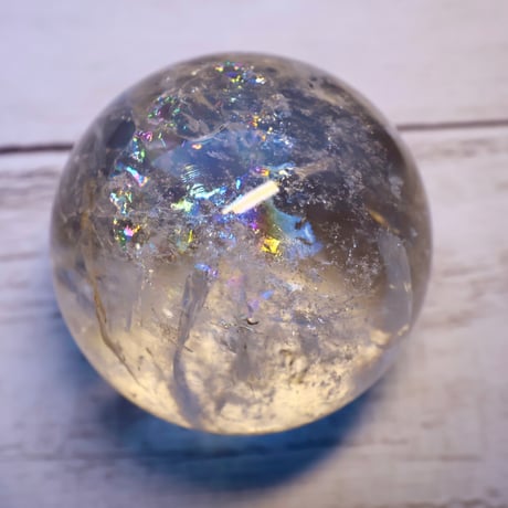 ［丸玉］［一点もの］虹強め アイリスクォーツ 〜内側から虹を生む〜【視野を広げて流れを変える】約49mm