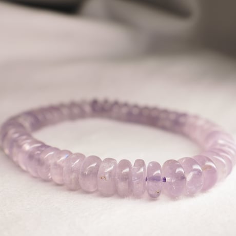 ［ブレスレット］［一点もの］キャッツアイラベンダーアメジスト【淡紫を重ねた平珠】7.5mm 内径15.5cm