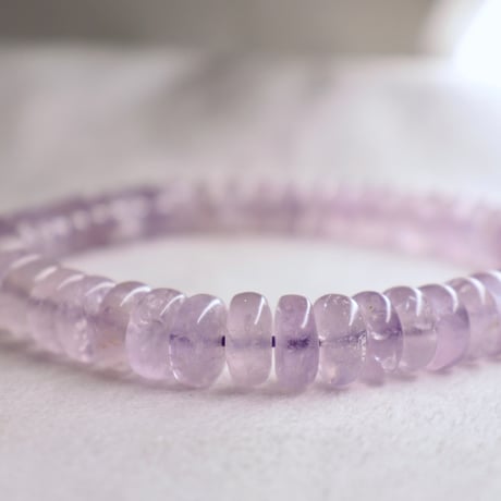 ［ブレスレット］［一点もの］キャッツアイラベンダーアメジスト【淡紫を重ねた平珠】7.5mm 内径15.5cm