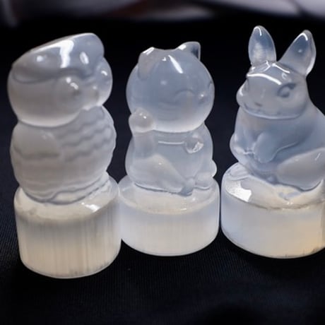 ［彫刻］セレナイト 縁起物ミニ置物｜招き猫・フクロウ・うさぎ｜約5cm