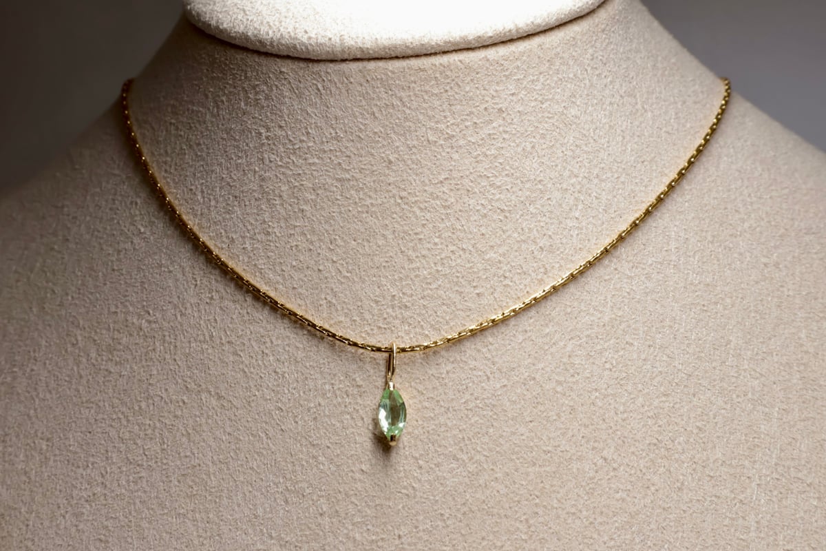 ネックレス］［レア］K18 ミントグリーンガーネット 0.25ct チェーン