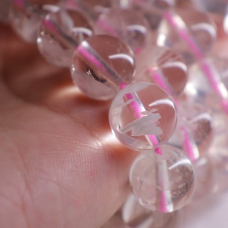 ［ブレスレット］セリサイトインローズクォーツ 白い羽根模様 10〜12.5mm