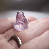 ［彫刻］［プチプラ］カエルのフローライト　〜幸運を連れて帰る〜【流れを変える】約2cm