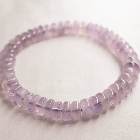 ［ブレスレット］［一点もの］キャッツアイラベンダーアメジスト【淡紫を重ねた平珠】7.5mm 内径15.5cm