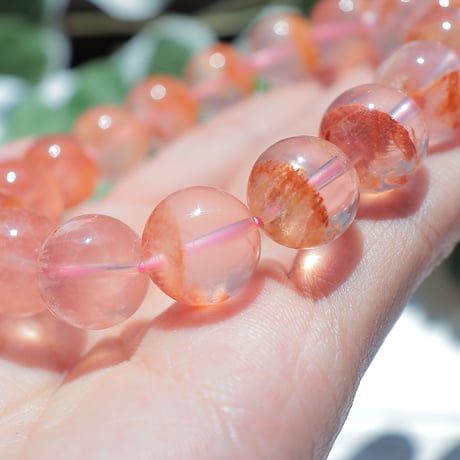 ［ブレスレット］［1点もの］ヘマタイトインローズクォーツ　〜淡桃の羽衣〜【やさしさに芯を戻す石】13mm