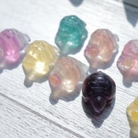 ［彫刻］［プチプラ］亀のフローライト　〜小さな幸運を連れて歩く〜【焦らず整える】約２cm