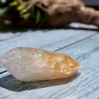 ［ポイント］［一点もの］［プチプラ］シトリン ダブルポイント 〜蜂蜜色の光を抱く〜【動きながら豊かさを育てる】約50mm