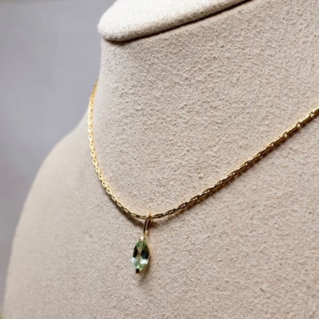 ［ネックレス］［レア］K18 ミントグリーンガーネット　0.25ct　チェーンプレゼント