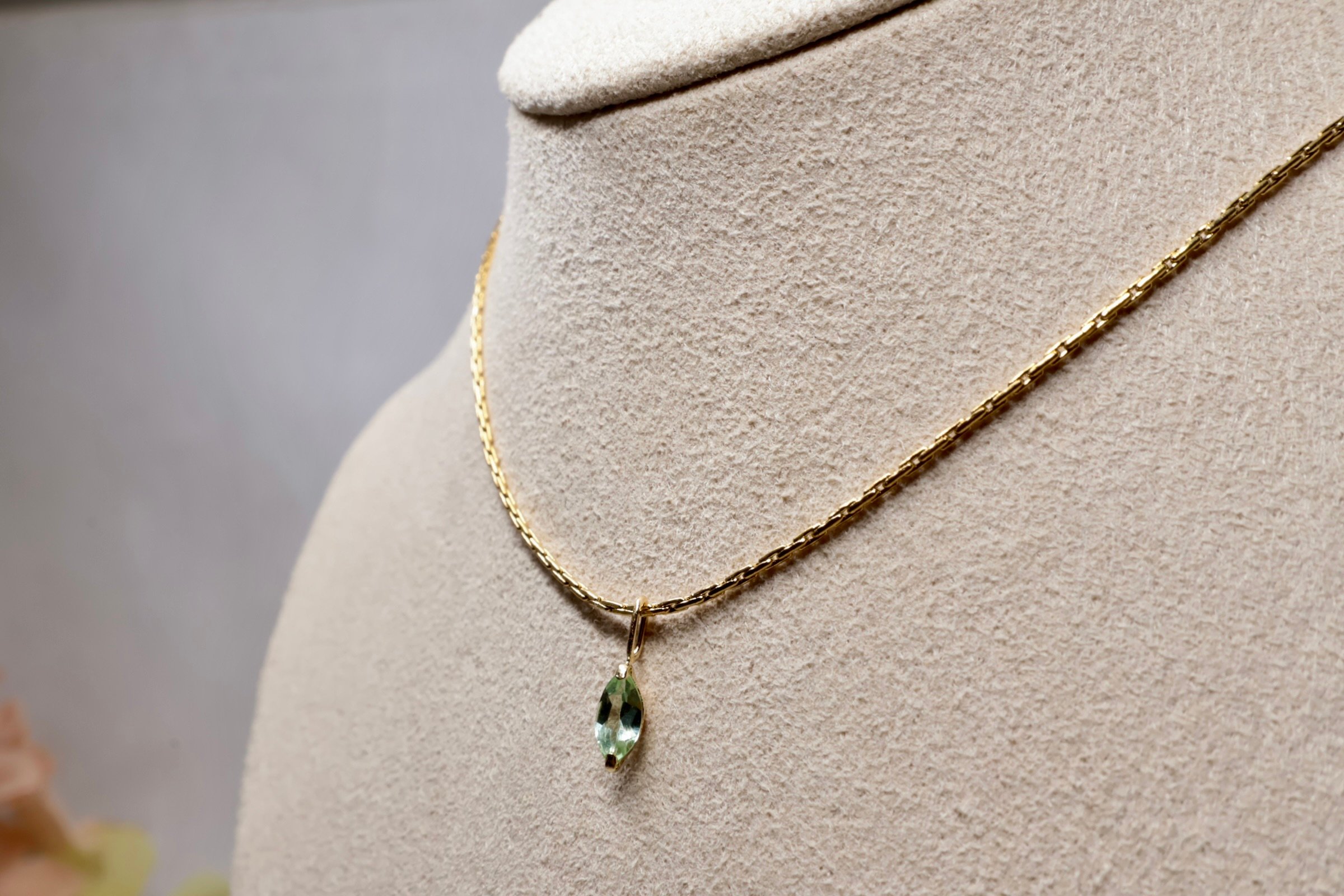 ネックレス］［レア］K18 ミントグリーンガーネット 0.25ct チェーン