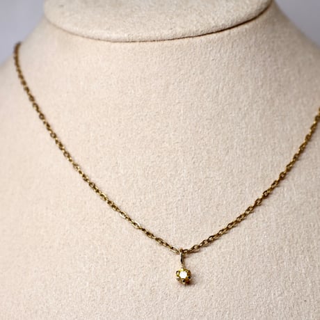［ペンダント］K18 CVDイエローダイヤモンド【小さな黄金色の光】0.08ct 約3mm　小豆チェーンプレゼント