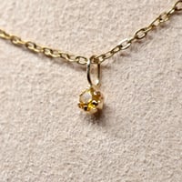［ペンダント］K18 CVDイエローダイヤモンド【小さな黄金色の光】0.08ct 約3mm　小豆チェーンプレゼント